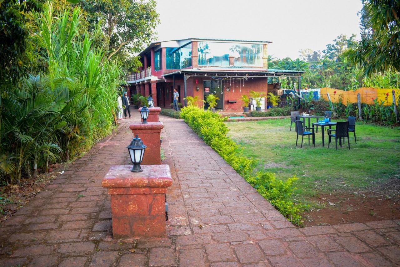 Hotel On The Rocks Mahābaleshwar Eksteriør billede