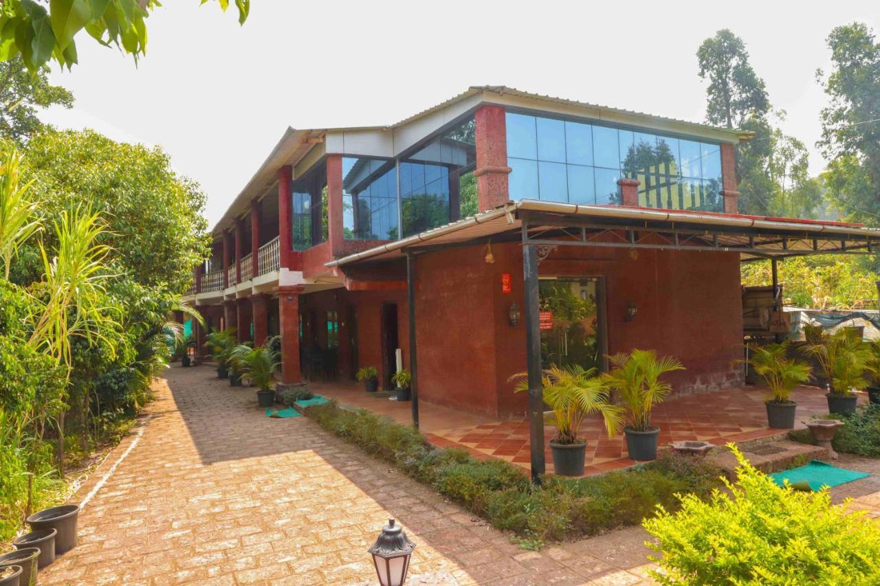 Hotel On The Rocks Mahābaleshwar Eksteriør billede